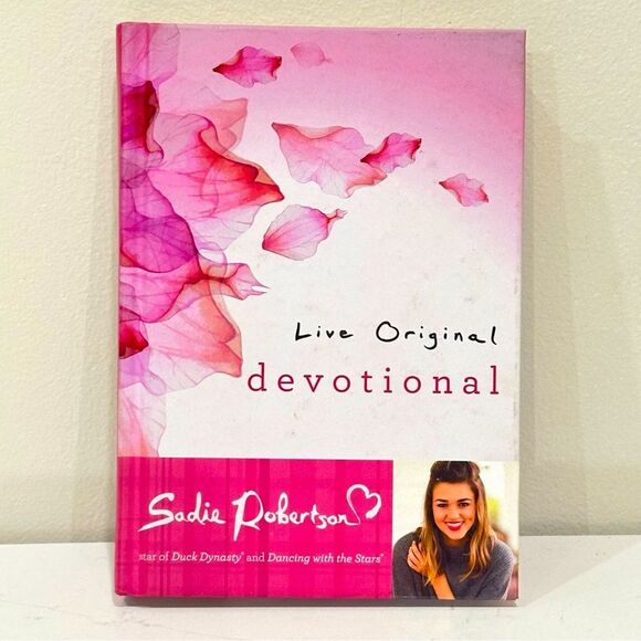 🩷3/$15🩷 Sadie Robertson Live Original Devotional - Picture 1 of 2